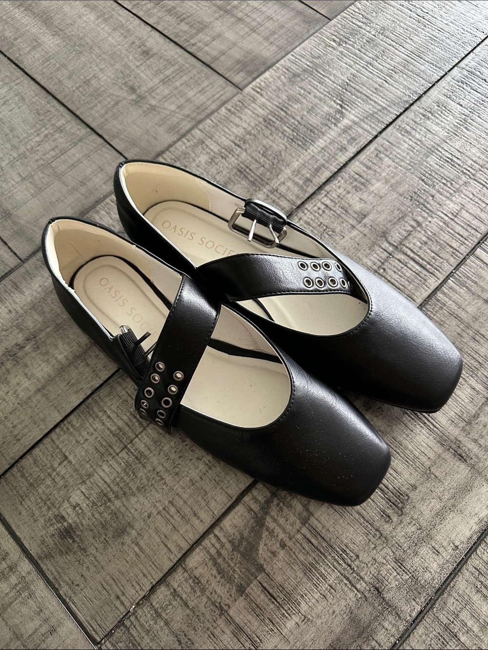 Oasis Society Buckle Mary Jane Dress Shoes